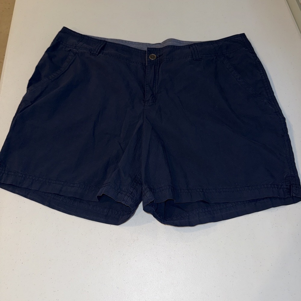 Columbia Women's Navy Blue Shorts size 18 EUC Omni-Wick Hiking Camping